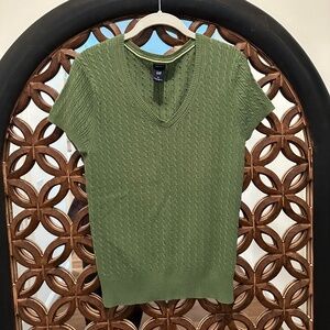 GAP Cable Knit Short Sleeve Sweater